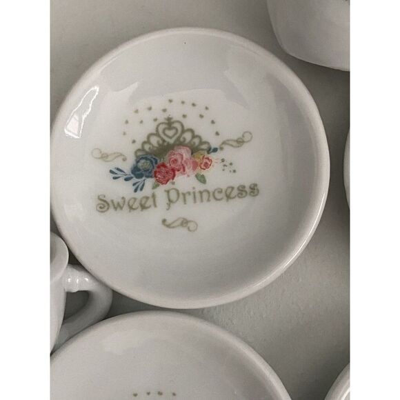 SWEET PRINCESS 8 pieces ,MINI PORCELAIN ROYAL TEA cups & saucer AGES 8+ - Picture 4 of 4